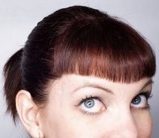 English: Picture to illustrate bangs